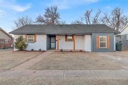 Pre-foreclosure in  Pinewood Dr Norman, OK 73071