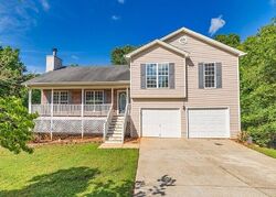 Pre-foreclosure in  NATCHEZ CIR Winder, GA 30680