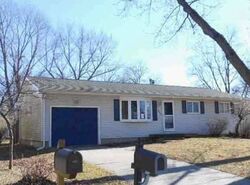 Pre-foreclosure in  10th Ave Hampton, IL 61256