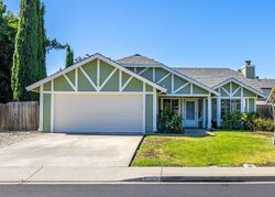 Pre-foreclosure in  California Dr Vacaville, CA 95687