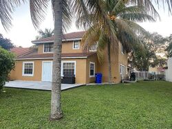 Pre-foreclosure in  Sw 87th Ter Hollywood, FL 33025