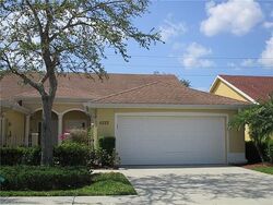 Pre-foreclosure in  Mandalay Cir Naples, FL 34112