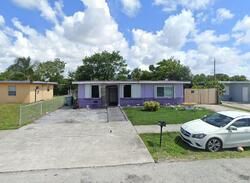 Pre-foreclosure in  Nw 7th St Pompano Beach, FL 33069