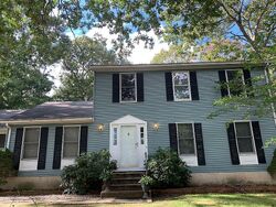 Pre-foreclosure in  Webster Dr Monroeville, NJ 08343