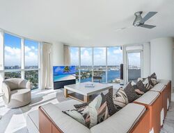 Pre-foreclosure in  Collins Ave  Miami Beach, FL 33141
