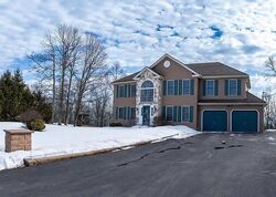 Pre-foreclosure in  Clicko Ln East Stroudsburg, PA 18301