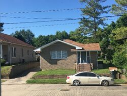 Pre-foreclosure in  Thomas St Vicksburg, MS 39180