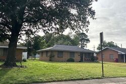 Pre-foreclosure in  Sunset Dr Sikeston, MO 63801
