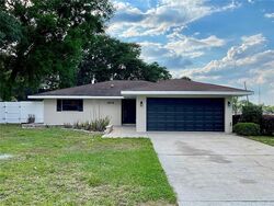 Pre-foreclosure in  Settle St Clermont, FL 34711