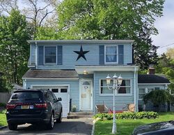 Pre-foreclosure in  Corona Rd Sound Beach, NY 11789