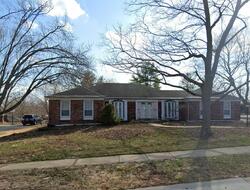 Pre-foreclosure in  Pembury Dr Chesterfield, MO 63017