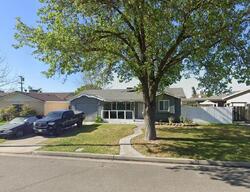 Pre-foreclosure in  E Grove Ave Atwater, CA 95301