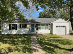 Pre-foreclosure in  Hazel Pl Mexico, MO 65265