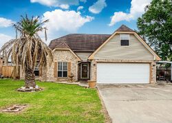 Pre-foreclosure in  Sundown Dr Broussard, LA 70518