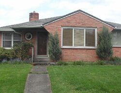 Pre-foreclosure in  Lincoln Ave Vancouver, WA 98660