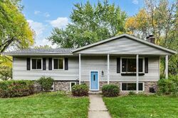 Pre-foreclosure in  Skyline Dr S Burnsville, MN 55337
