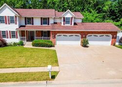 Pre-foreclosure in  12th Street Ct Moline, IL 61265