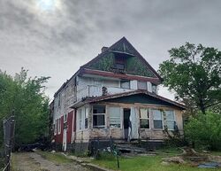 Pre-foreclosure in  Eddy Rd Cleveland, OH 44108