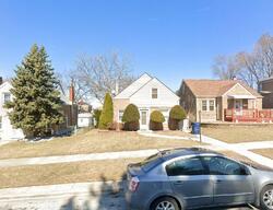 Pre-foreclosure in  W 96th St Evergreen Park, IL 60805