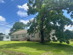 Pre-foreclosure in  Wisdom Rd Opelousas, LA 70570