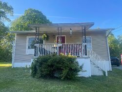 Pre-foreclosure in  Highway 47 E Dickson, TN 37055