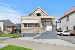 Pre-foreclosure in  Hoyne Ave Blue Island, IL 60406