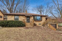 Pre-foreclosure in  60th St Des Moines, IA 50311