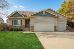 Pre-foreclosure in  Windsor Dr Norwalk, IA 50211