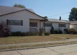 Pre-foreclosure in  3rd Ave Vienna, WV 26105