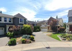 Pre-foreclosure in  170th Ct Ne Redmond, WA 98052