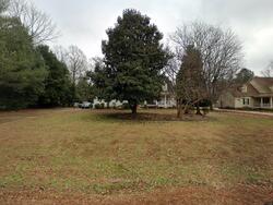 Pre-foreclosure in  Hogans Dr Chester, VA 23836