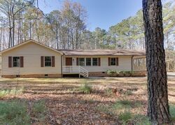 Pre-foreclosure in  Owl Trap Rd Gloucester, VA 23061