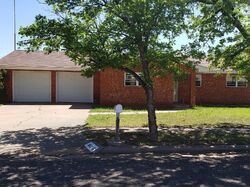 Pre-foreclosure in  Skyline Dr Lamesa, TX 79331