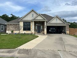 Pre-foreclosure in  Stubbs Dr Bryan, TX 77807