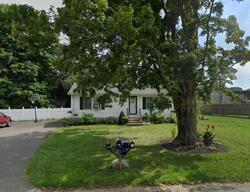 Pre-foreclosure in  Springbrook Rd Old Saybrook, CT 06475