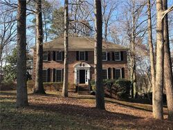 Pre-foreclosure in  Foxwood Rd Duluth, GA 30096