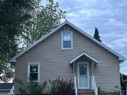 Pre-foreclosure in  N Sycamore St Monticello, IA 52310