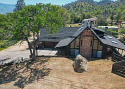 Pre-foreclosure in  Oak Knoll Dr Wofford Heights, CA 93285