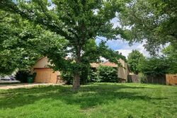 Pre-foreclosure in  W Rolling Hills Cir Wichita, KS 67212