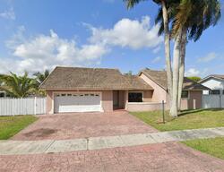 Pre-foreclosure in  Sw 4th Ter Miami, FL 33184