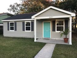 Pre-foreclosure in  Jefferson Hwy New Orleans, LA 70123