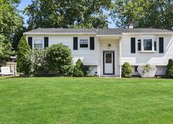 Pre-foreclosure in  Watchill Ave Medford, NY 11763