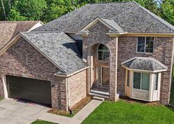 Pre-foreclosure in  Brywood Ct Clinton Township, MI 48036
