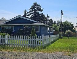 Pre-foreclosure in  Sw Hall Ave Mill City, OR 97360