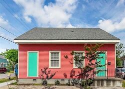 Pre-foreclosure in  Clouet St New Orleans, LA 70117