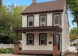 Pre-foreclosure in  E 2nd St Pottstown, PA 19464