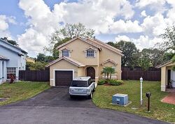 Pre-foreclosure in  SW 52ND LN Miami, FL 33185