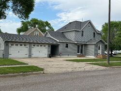 Pre-foreclosure in  9th Ave Clarkfield, MN 56223