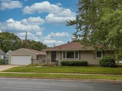 Pre-foreclosure in  19th Ave Nw Rochester, MN 55901