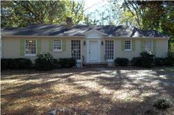 Pre-foreclosure in  MAPLEWOOD DR Jackson, MS 39206